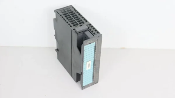 Siemens SM322 DO16 REL 6ES7 322-1HH01-0AA0 6ES7322-1HH01-0AA0 E.St 4 TOP ZUSTAND
Wird in neuem Fenster oder Tab geöffnet