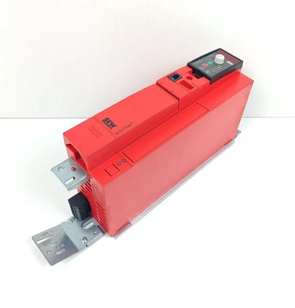 SEW Eurodrive Movitrac B MC07B0040-5A3-4-S0 / FSC11B Umrichter TOP ZUSTAND
Wird in neuem Fenster oder Tab geöffnet