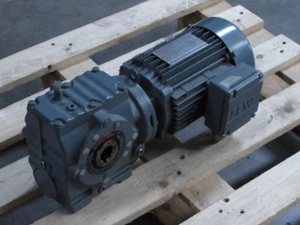 SEW Eurodrive Servo Getriebemotor SA47 DT80N4/TF 3,7A 1680min1 TOP ZUSTAND
Wird in neuem Fenster oder Tab geöffnet