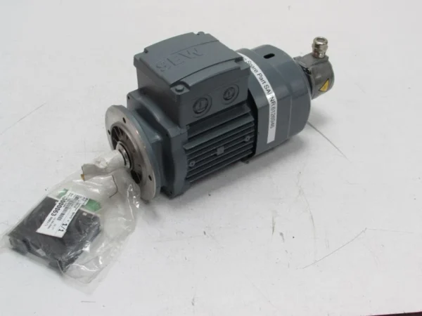 SEW Eurodrive Motor DFR63M4/BR/TF/EH1S + Encoder HOGS 74 DN 1024 R UNUSED
Wird in neuem Fenster oder Tab geöffnet
