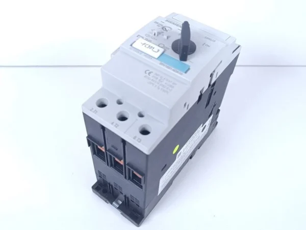 Siemens SIRIUS Leistungsschalter 3RV1031-4DA10 + 3RV1901-1A TOP ZUSTAND
Wird in neuem Fenster oder Tab geöffnet