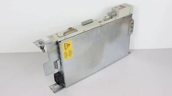 Siemens Masterdrives 6SE7011-5EP50-Z 6SE 7011-5EP50 400V 1,5A TESTED TOP ZUSTAND
Wird in neuem Fenster oder Tab geöffnet
