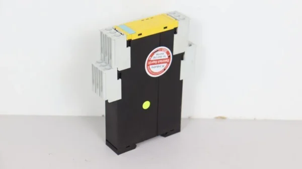 Siemens Sirius Sicherheitsschaltgerät 3TK2821-1CB30 TESTED TOP ZUSTAND
Wird in neuem Fenster oder Tab geöffnet