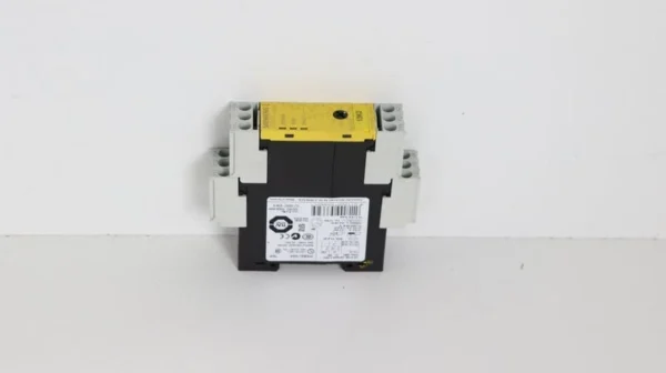 SIEMENS Sirius 3TK2842-1BB41 Safety Relay TESTED & TOP ZUSTAND
Wird in neuem Fenster oder Tab geöffnet