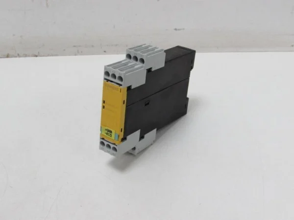 Siemens Sirius 3TK2830-1CB30 Sicherheitsrelais TOP ZUSTAND
Wird in neuem Fenster oder Tab geöffnet