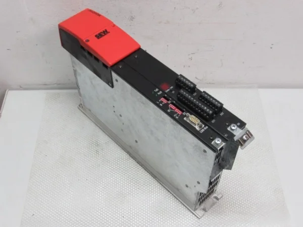 SEW Eurodrive Movidyn MAS51A005-503-02 Top Zustand
Wird in neuem Fenster oder Tab geöffnet