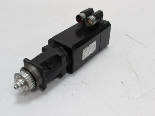 SEW Eurodrive PSF121/R DS56L/TF/RH1M/SM10 Servomotor 11A 6000 r/min TOP ZUSTAND
Wird in neuem Fenster oder Tab geöffnet