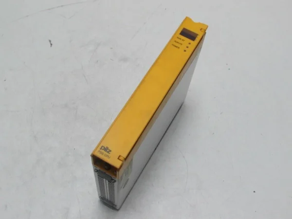 PILZ PSS CPU Ident No. 301060 CPU Zentraleinheit Version: 2.0 FS + ST + Flash
Wird in neuem Fenster oder Tab geöffnet