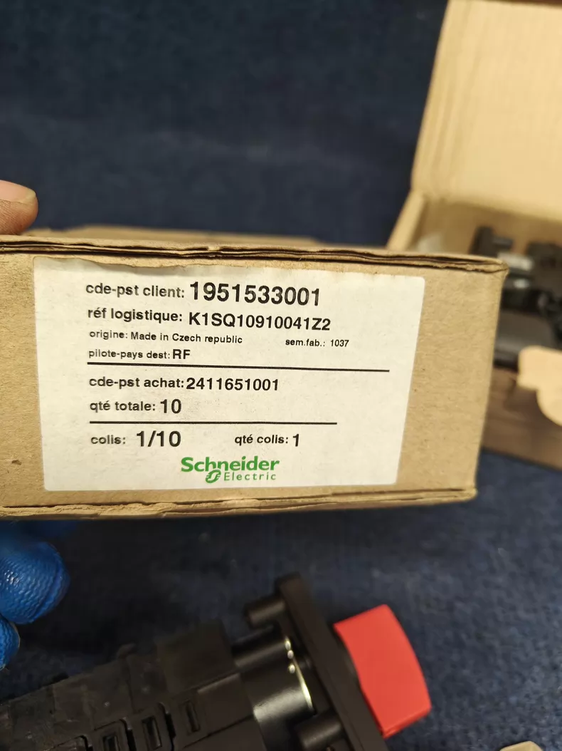 Schneider Switch K1SQ10910041Z2 Reliable Industrial Control Switch