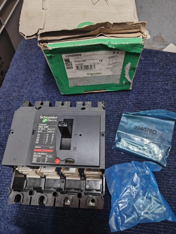 Schneider Molded Case Circuit Breaker Model LV429008