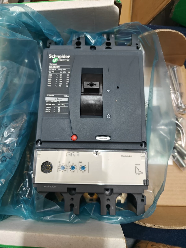 Schneider Molded Case Circuit Breaker NSX630N - Advanced Safety